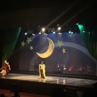 Lewat pagelaran Doea Tanda Tjinta, para seniman hidupkan kembali musik keroncong. (via Beritagar)