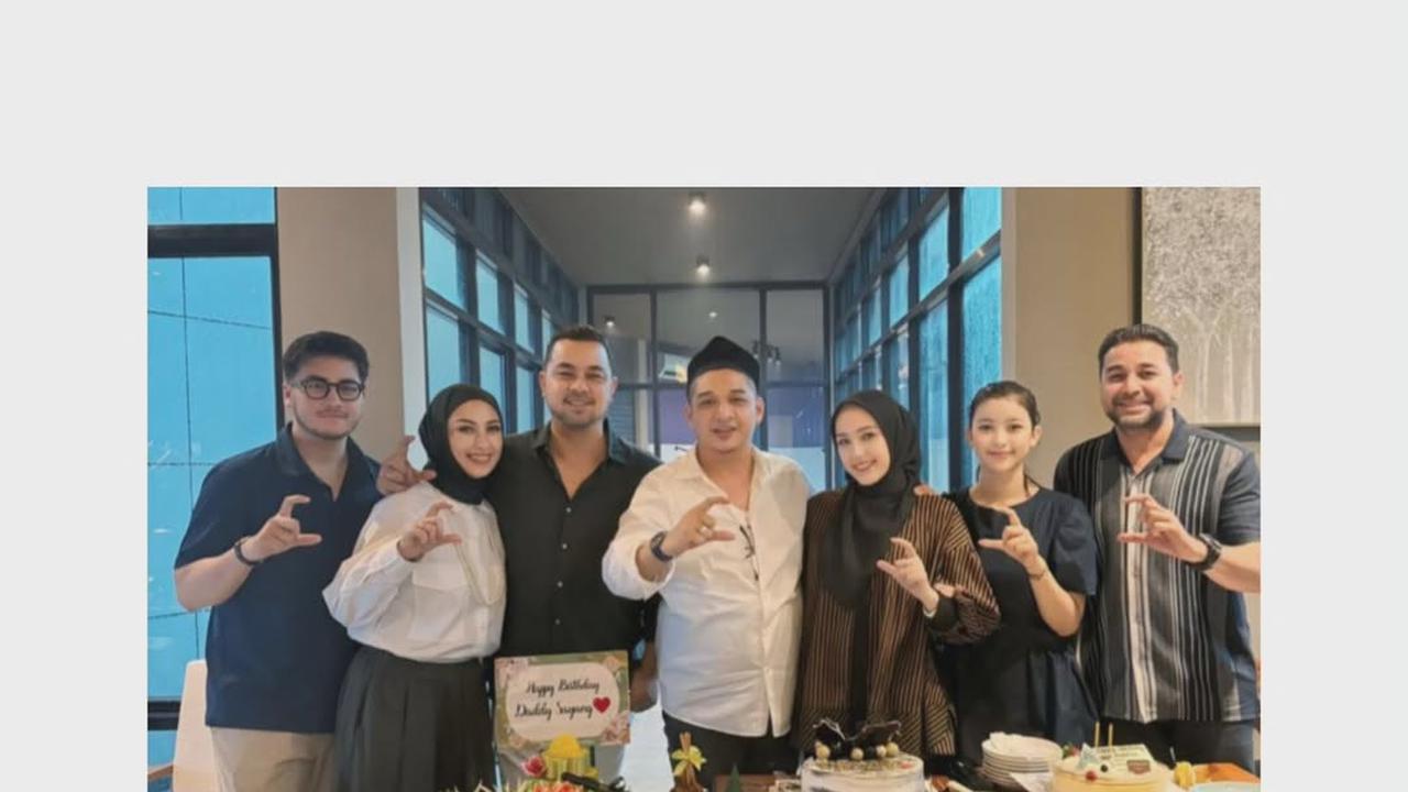 7 Potret Pasha Ungu Ulang Tahun, Dihadiri Rafi Pangestu dan Sultan Djorghi