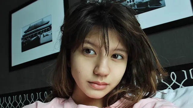 6 Potret Cassandra Lee Tampil Natural Tanpa Makeup, Tetap Memesona