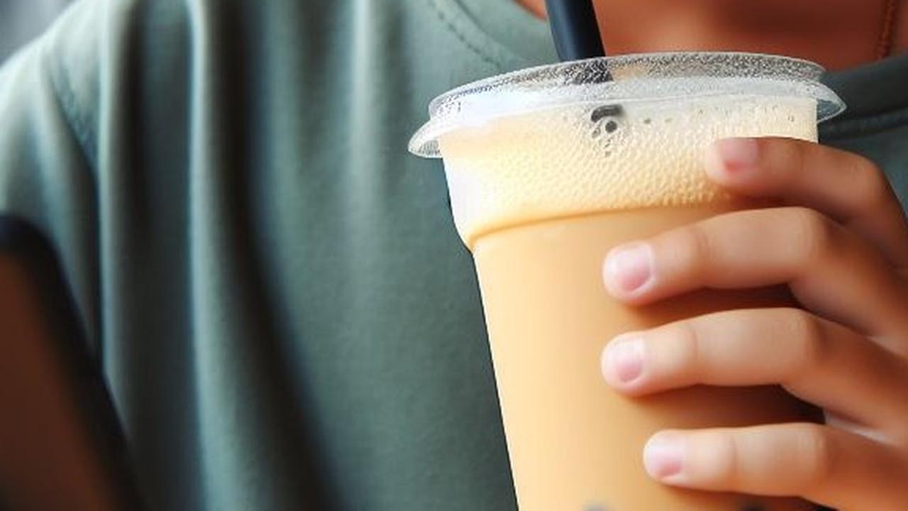 Apa yang Harus Dilakukan Orangtua ketika Anak Terlanjur Kecanduan Minuman Manis?