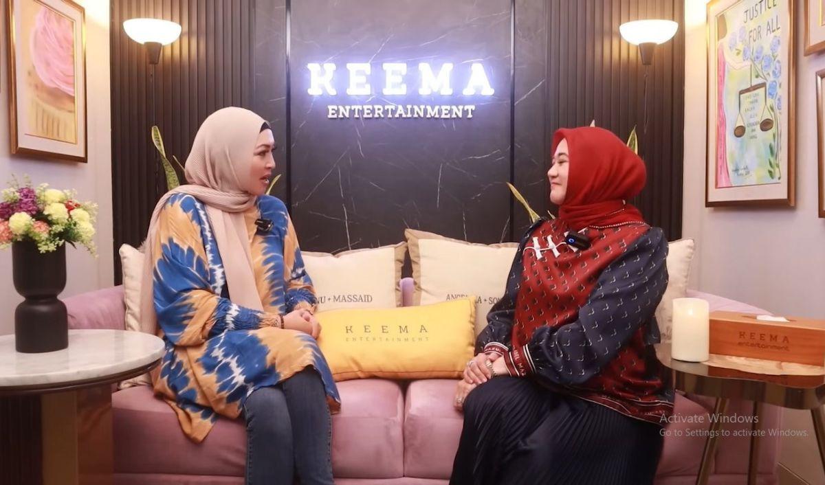 Shanty, ibu Sabda Ahessa, mengungkapkan bahwa putranya kini sudah berubah. Sabda bahkan meminta ibunya untuk menyingkirkan patung-patung di rumah agar malaikat rahmat mau masuk.