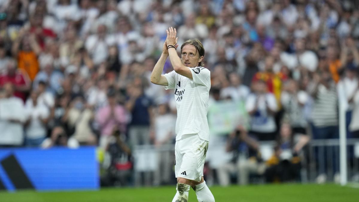 Luka Modric Menangis di Bernabeu, Ucapkan Perpisahan Setelah 13 Tahun