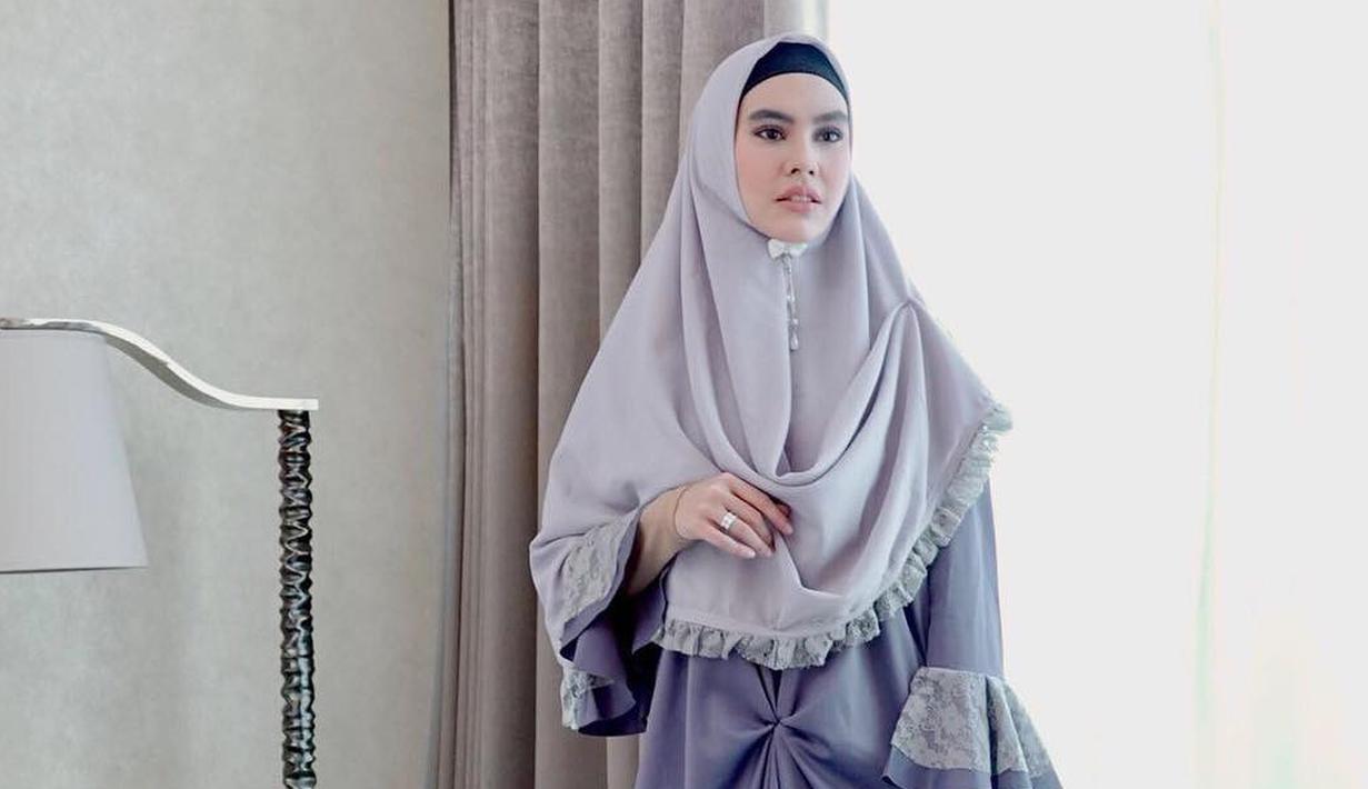 8 Model Hijab Artis Cantik Yang Modis Dan Menginspirasi News