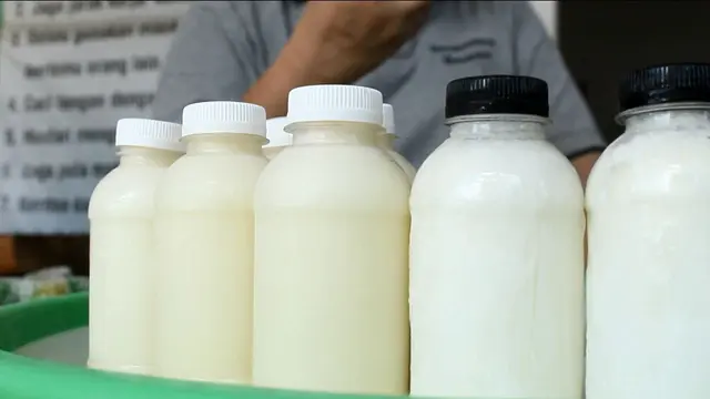 Susu kambing dihargai lebih tinggi dibanding susu sapi lantaran dinilai lebih sehat dan bernutrisi tinggi. (Foto: Liputan6.com/Muhamad Ridlo)
