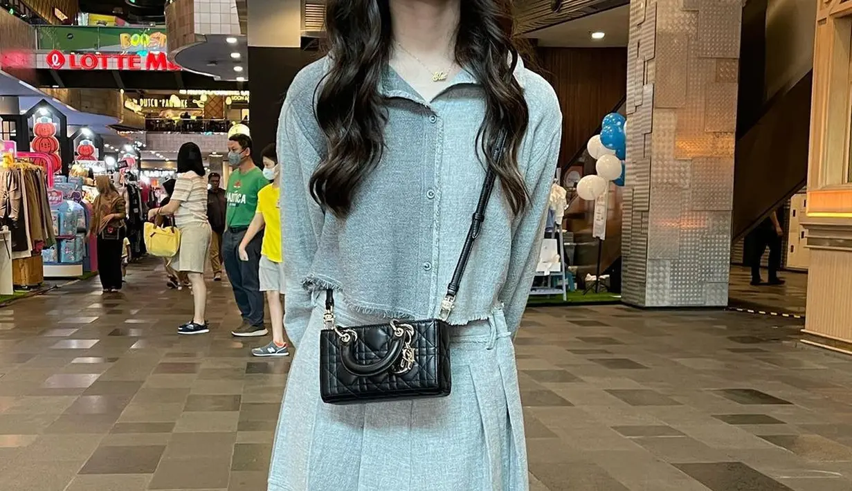 Elea putri Andhika Pratama dan Ussy Sulistyawati. [Foto: Instagram/andhiiikapratama]