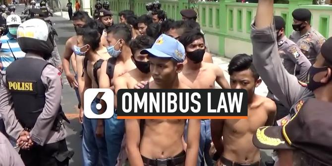 VIDEO: Polisi Kejar dan Tangkapi Pelajar Penyusup Demo Mahasiswa