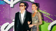 Putri Marino raih penghargaan Festival Film Indonesia 2022 kategori Pemeran Pendukung Perempuan Terbaik lewat film Losmen Bu Broto. Wara wiri di dunia seni peran selama 9 tahun sejak 2013, Putri Marino telah meraih beragam penghargaan. Datang ke acara malam puncak bersama suami, Chicco Jerikho turut bangga atas pencapaian sang istri di salah satu ajang penghargaan bergengsi itu. (Liputan6.com/IG/@chicco.jerikho)