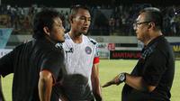 Hansamu Yama Pranata didekati secara intensif oleh Arema Cronus agar bersedia membela Singo Edan di Piala Jenderal Sudirman.(Bola.com/Robby Firly)