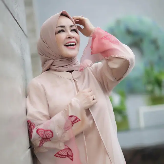 Dipuji Awet Muda, Ini 7 Potret Terbaru Chintami Atmanagara di Usia 59 Tahun