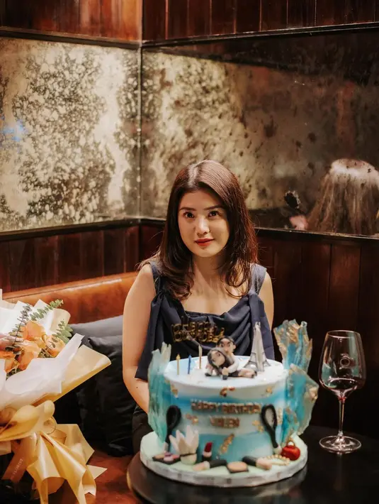 [Instagram/valenciatanoe]