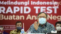 Menteri Riset Teknologi dan Pendidikan Bambang Brodjonegoro memberikan keterangan saat mengikuti Rapid Tes menggunakan alat produksi dalam negeri di Kantor Kemenko PMK, Jakarta, Kamis (9/7/2020). (Liputan6.com/Faizal Fanani)
