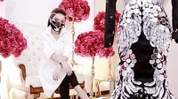 Syahrini tampil glamour dengan aksesori mewah karya desainer Rinaldy Yunardi  (Dok.Instagram/@princessyahrini/https://www.instagram.com/p/CEdV40RhnfT/?igshid=hiyeyrx84tlfKomarudin)