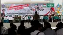 Wakapolri Komjen Pol Syafruddin memberikan sambutan di hadapan para santri dalam Upacara Hari Santri Nasional di silang Monas, Jakarta, Sabtu (22/10). Upacara dihadiri sekitar 50.000 santri dari se-Jabodetabek. (Liputan6.com/Fery Pradolo)