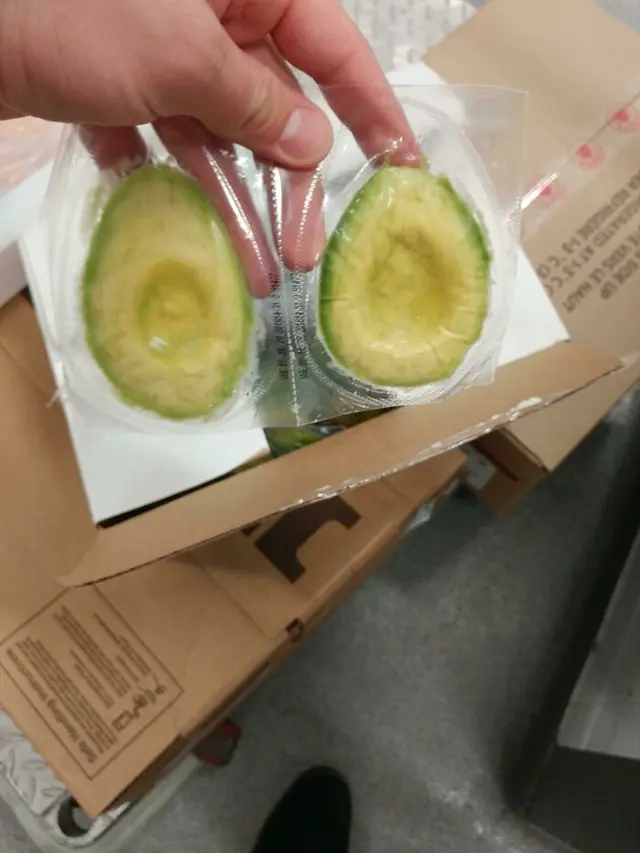 Potret Kemasan Makanan yang Sia-sia, Bikin Geleng Kepala. (Sumber: Boredpanda)