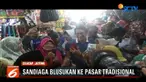 Para pedagang berharap, jika Sandi menang dalam pilpres mendatang bisa membuat perekonomian menjadi lebih baik.
