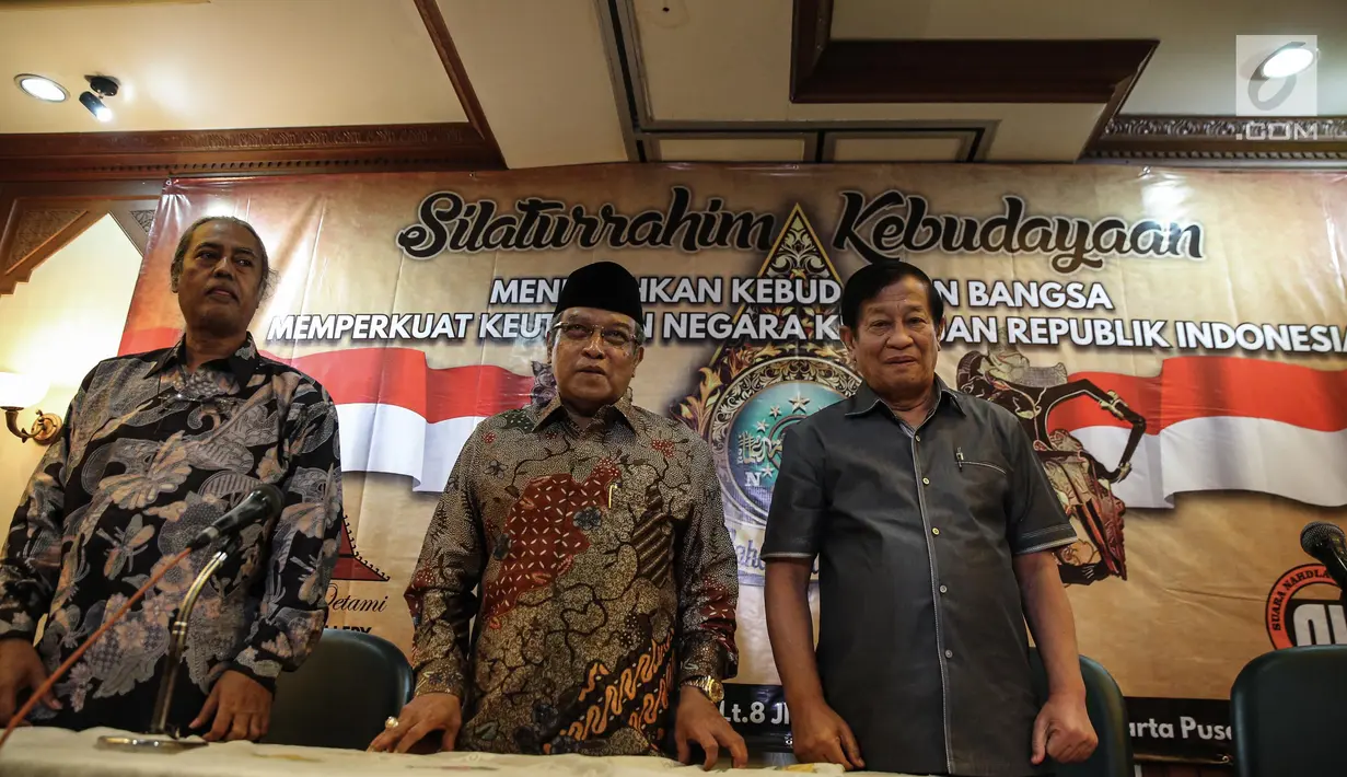 (ki-ka) Budayawan KGPH Puger, Ketum PBNU KH Said Aqil Siroj dan Ketua Umum Pepabri Agum Gumelar saat menghadiri acara Silaturrahim Kebudayaan di Gedung PBNU, Jakarta (28/7). (Liputan6.com/Faizal Fanani)