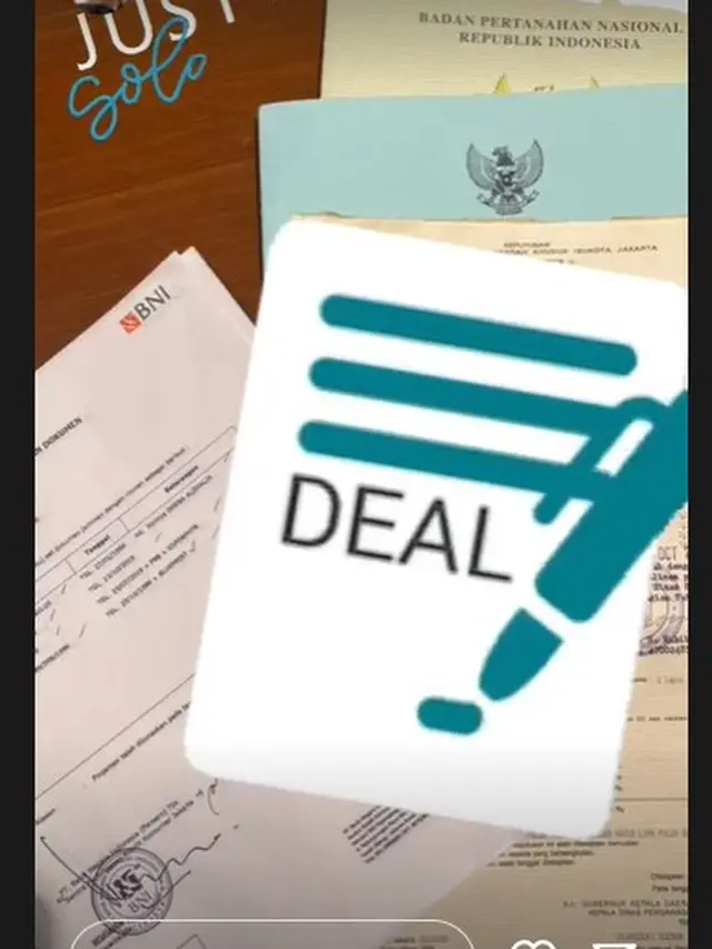 Pembeli rumah kenangan Dhena Devanka saat masih menikah dengan Jonathan Frizzy rupanya masih tetangganya sendiri.