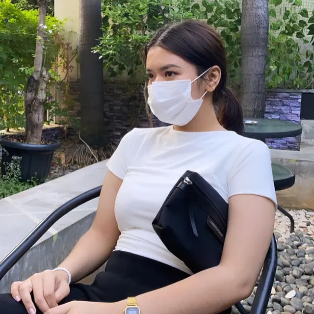 7 Potret Terbaru Rena Oktapia, Adik Mendiang Olga Syahputra yang Makin Menawan