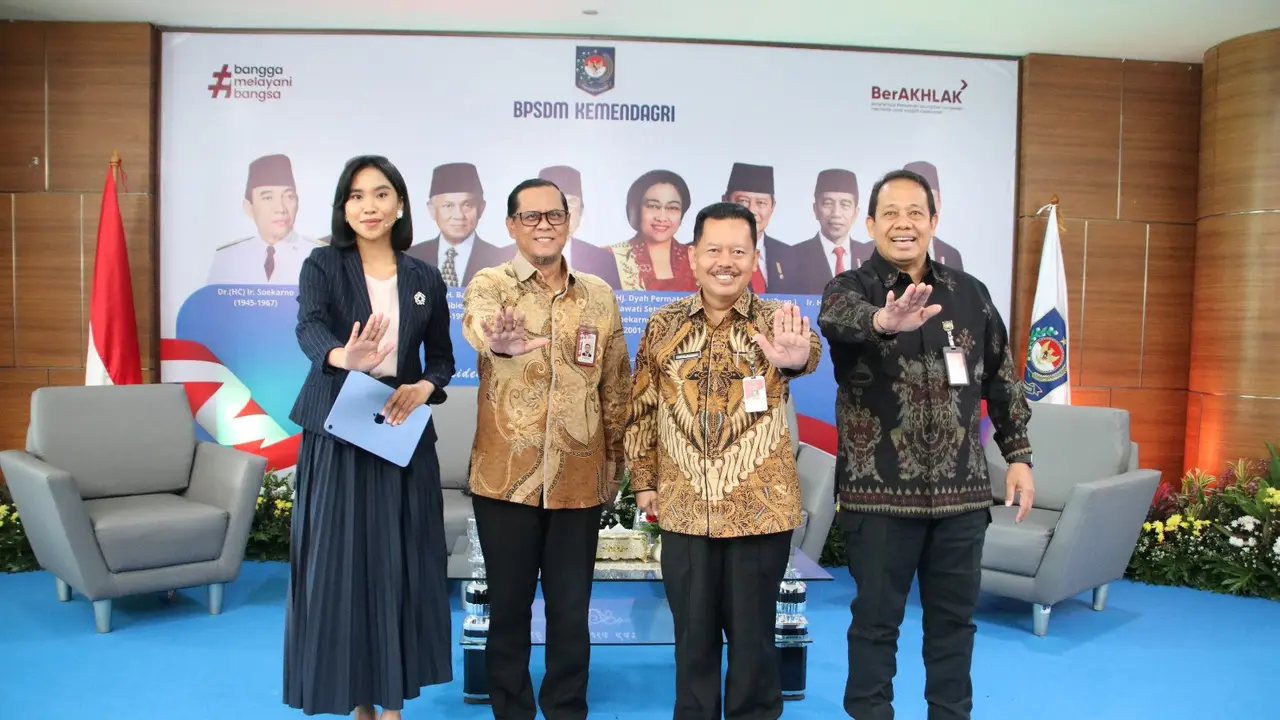 Kepala Badan Pengembangan Sumber Daya Manusia (BPSDM) Kemendagri, Sugeng Hariyono saat menjadi narasumber di  Talk Show BPSDM Kemendagri. (Istimewa)