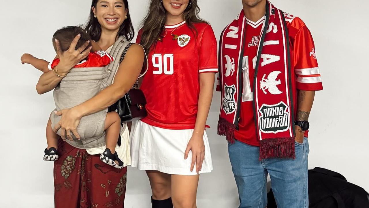 Potret Raisa saat Menyaksikan Laga Timnas Indonesia vs Australia