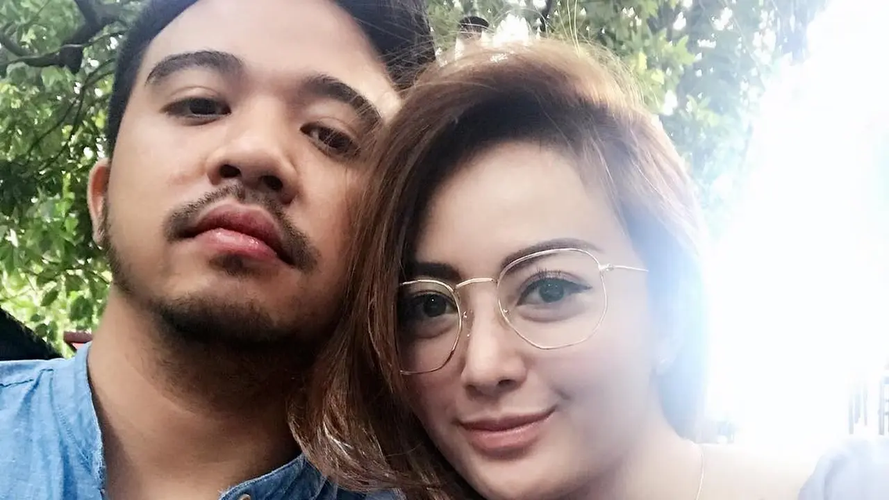 [Bintang] Roby Geisha dan Cinta Ratu Nansya
