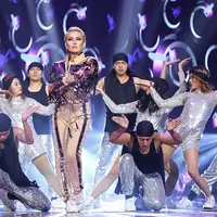 Di malam puncak HUT SCTV ke-27 di panggung Indoor Hall D, JIExpo Kemayoran, Jakarta, tak hanya Agnez Mo, NOAH, dan Bebe Rexha. Nama-nama seperti Armada, Syahrini, Kotak, Raisa, Afgan dan lainnya juga turut memeriahkan. (Bambang E.Ros/Bintang.com)