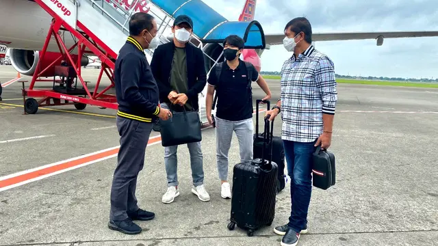 Shin Tae-yong Pulang Bareng Menpora