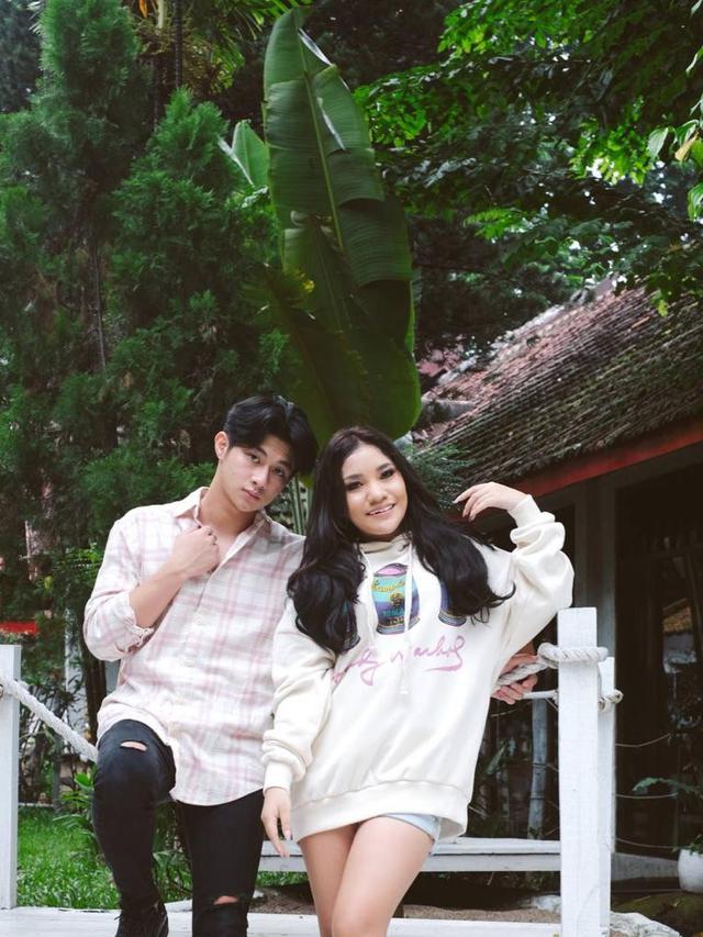 Felika Stephani Terlibat Cinlok dengan Edmund Seleb TikTok. (ist)