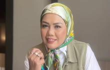 Risih dengan DM dari Netizen, Elly Sugigi Bongkar Profil Pribadi