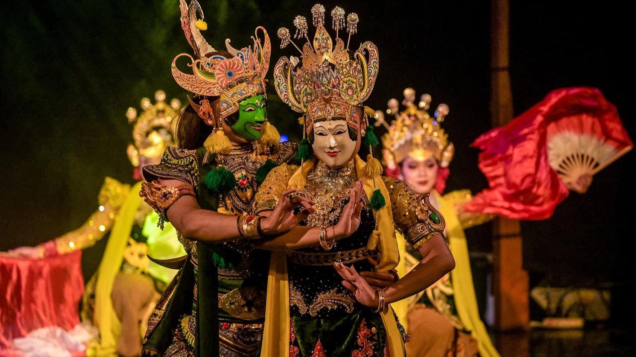FOTO: Wayang Topeng Panji Hadirkan Pesona Tradisi di Taman Budaya Surabaya
