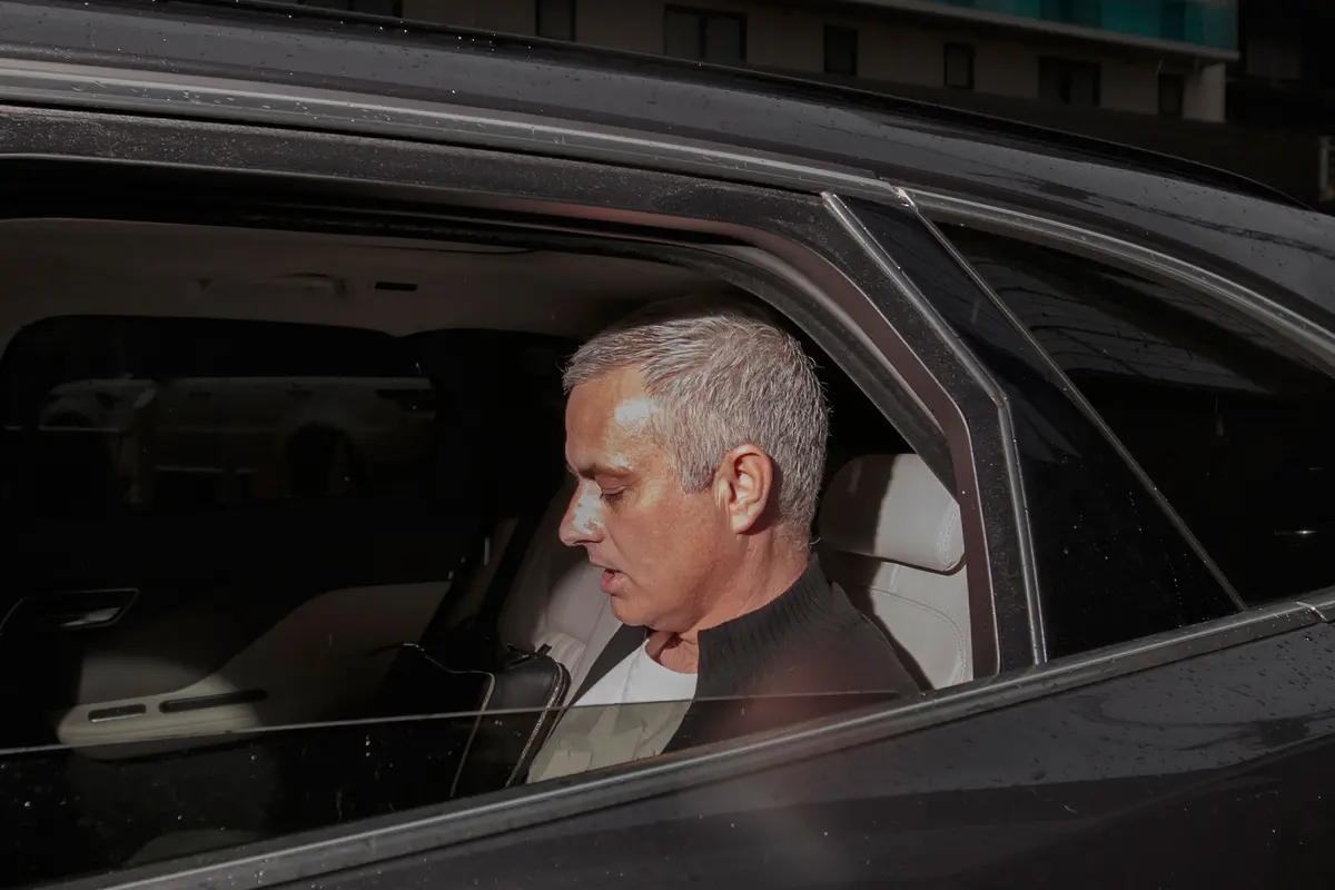 Ekspresi Jose Mourinho Usai Dipecat MU
