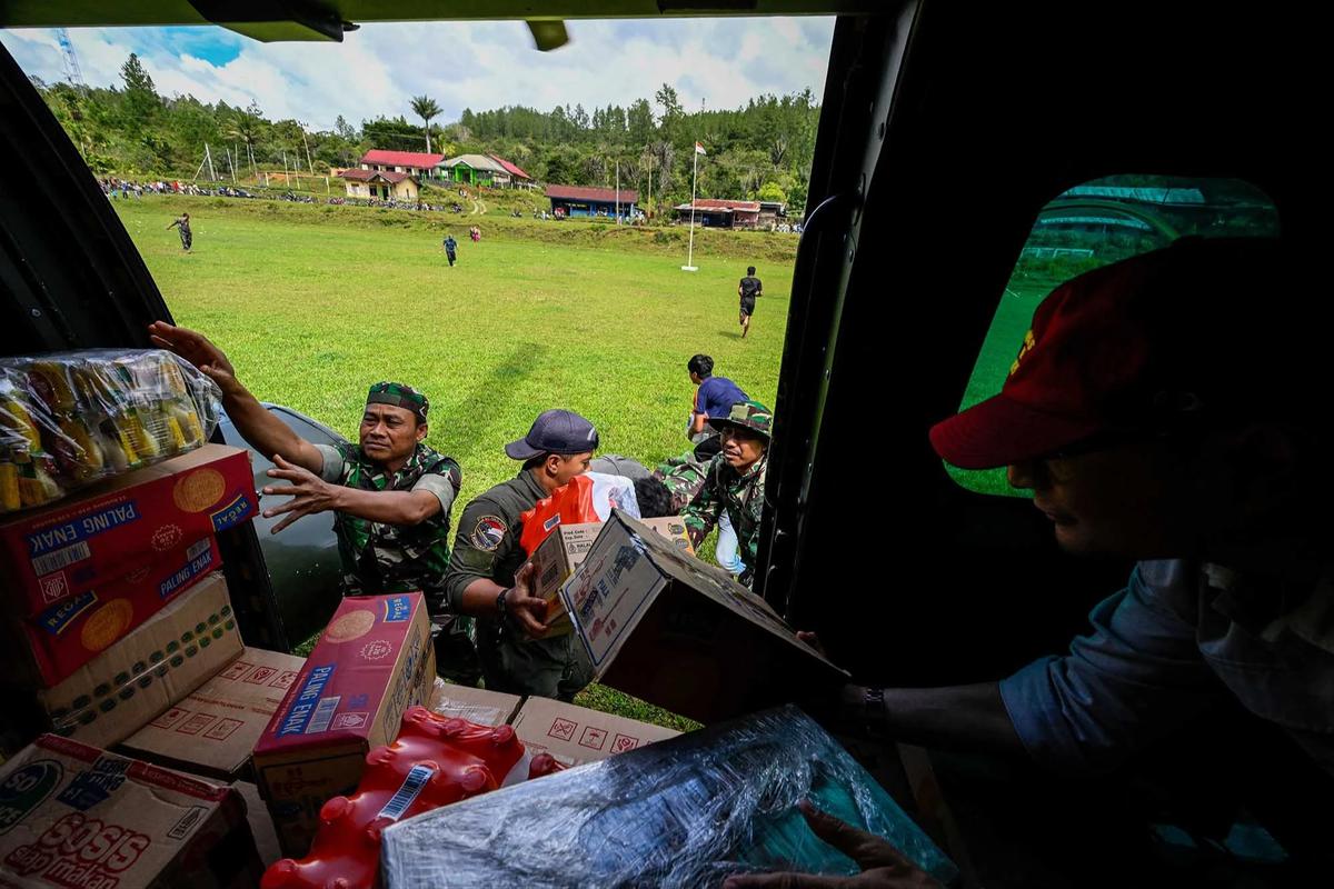 FOTO: Bantuan Udara Dikebut untuk Warga Terdampak Banjir di Aceh