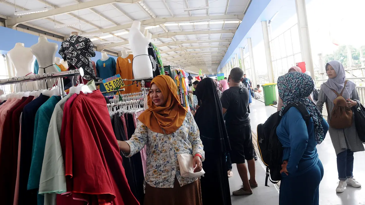 Mulai Hari Ini, Pejalan Kaki Dilarang Lewati Bawah Skybridge Tanah Abang