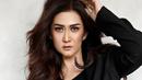 <p>Sementara dalam foto ini, Nafa Urbach tampil dengan style cewek mamba. (Foto: Instagram/ denymirrorcle)</p>