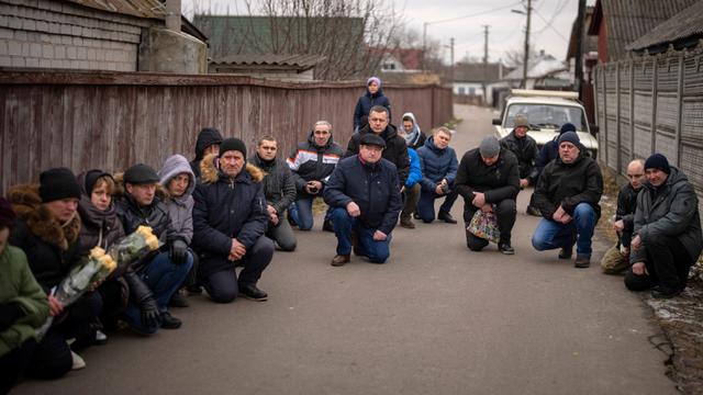 Penghormatan Warga Ukraina untuk Pejuang yang Gugur di Medan Tempur