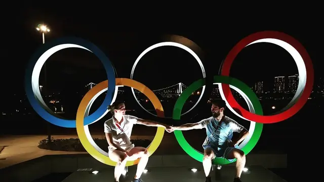 Atlet Anggar Argentina Dilamar Pelatihnya di Olimpiade, Ini 6 Potret Kebersamaannya