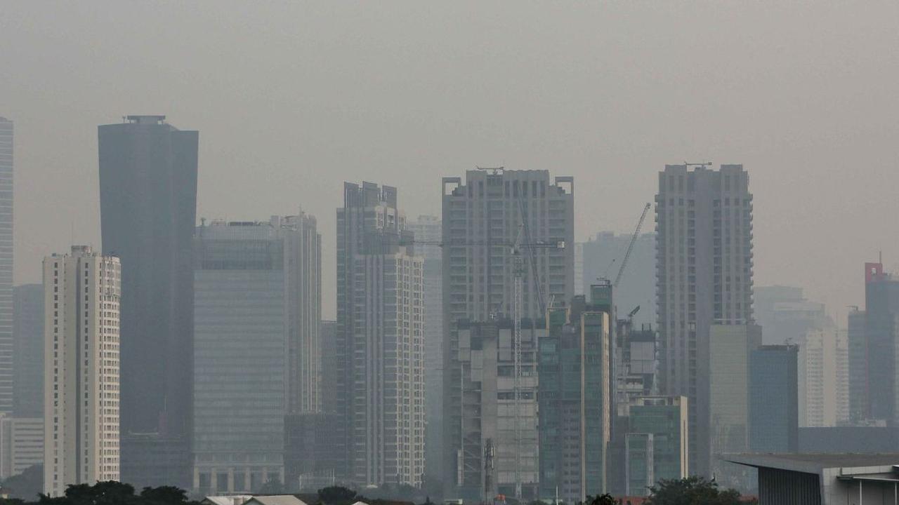 Beberapa hari terakhir, kualitas udara yang menyelimuti Jakarta menjadi yang terburuk di dunia. 

Kondisi itu membuat Dinas Lingkungan Hidup DKI Jakarta mengeluarkan imbauan kepada masyarakat untuk mengurangi mobilitas menggunakan kendaraan pribadi.