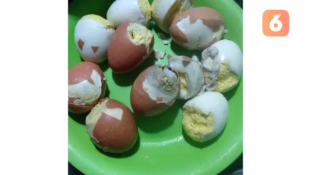 KPM BPNT di Jeneponto dapat bantuan telur busuk (Liputan6.com/Fauzan)