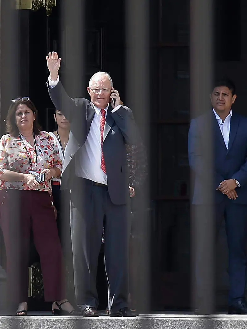 Dituduh Korupsi, Presiden Peru Terdepak dari Istananya