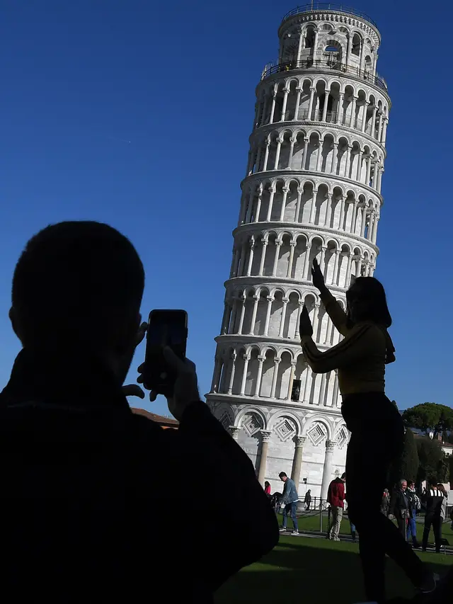 Menara Pisa di Italia