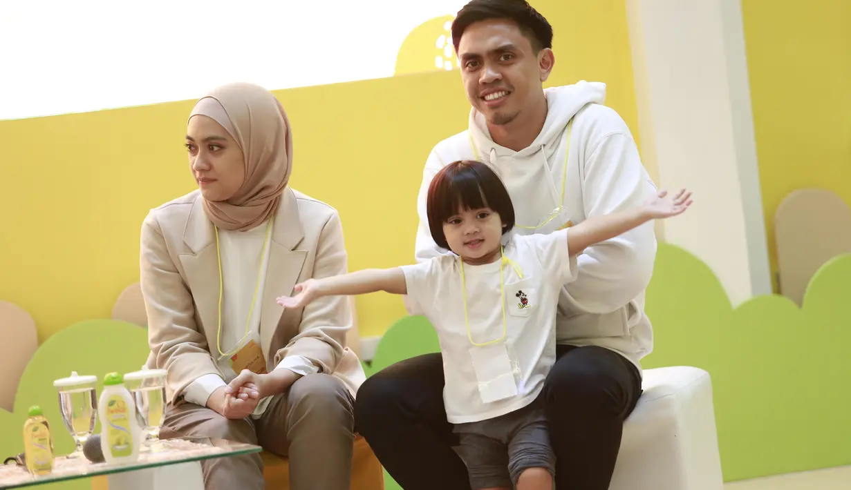 Ayudia Bing Slamet dan Ditto Percussion