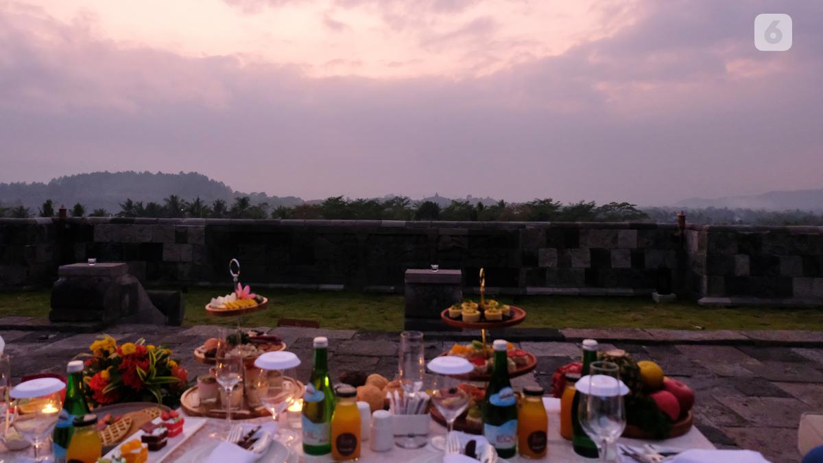 Syahdunya Suasana Sunrise Breakfast Berpemandangan Candi Borobudur
