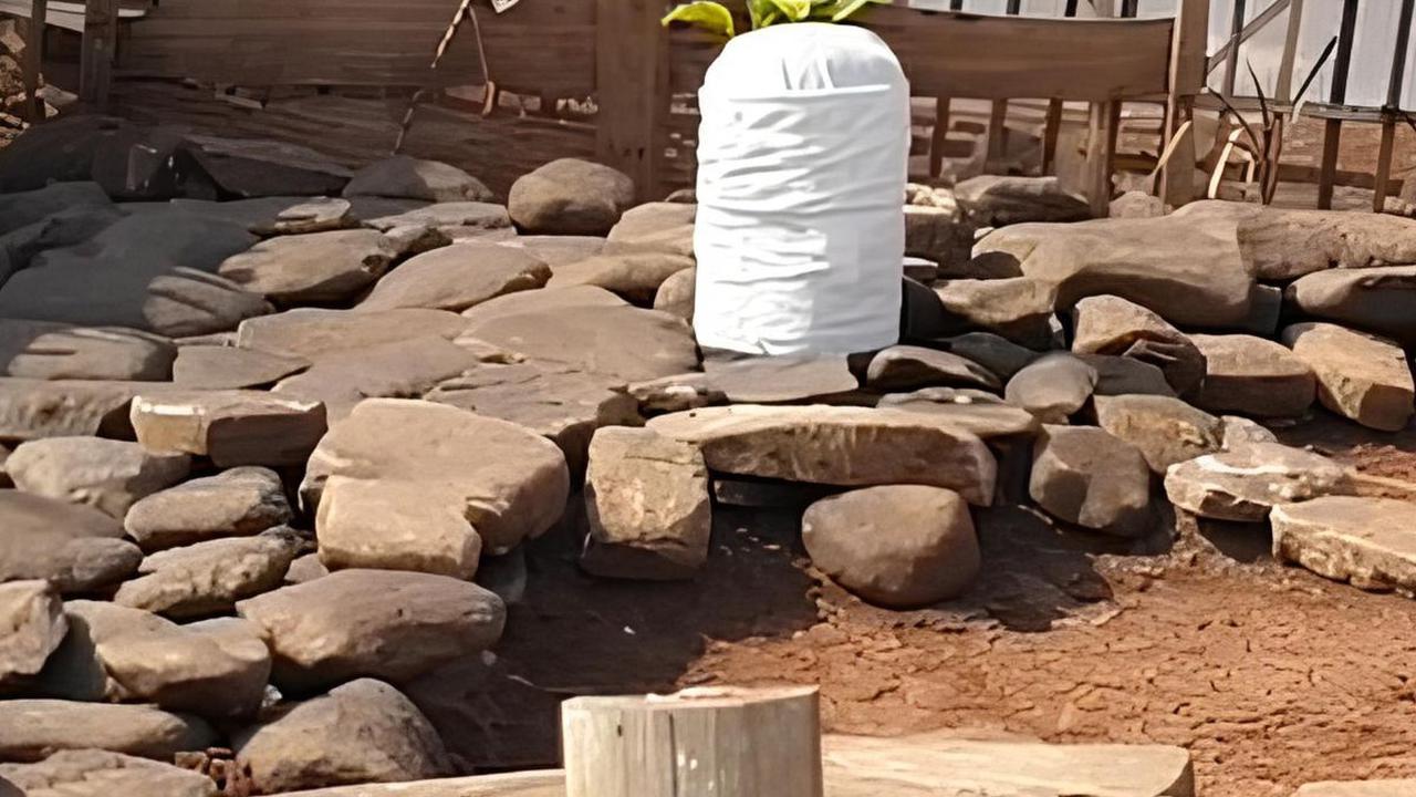 Muncul Makam dengan Bendera Merah Putih di Tengah Waduk Jatigede yang Surut, Ternyata Sosoknya Bukan Orang Sembarangan