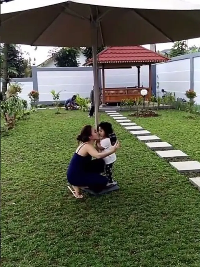 [Bintang] Ayu Ting Ting