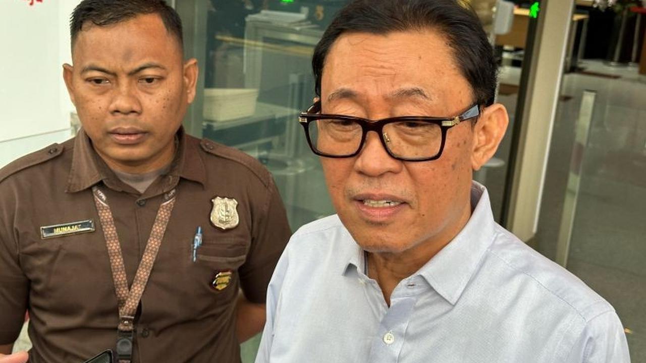 Misteri Tujuh Pertanyaan: Ahmadi Noor Supit Penuhi Panggilan KPK Kasus Mempawah