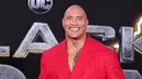 <p>Aktor AS Dwayne Johnson tiba untuk pemutaran perdana film 'Black Adam' di Time Square, New York City, Amerika Serikat, 12 Oktober 2022. Melengkapi penampilannya, Dwayne Johnson menggunakan sepasang sepatu kulit hitam. (Jamie McCarthy/Getty Images/AFP)</p>