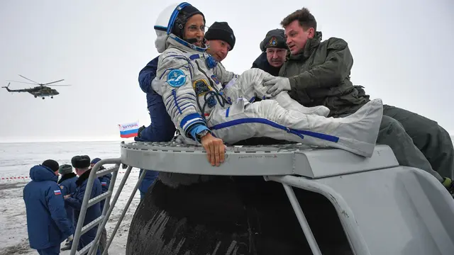 3 Astronot NASA Mendarat dengan Kapsul Luar Angkasa di Kazakhstan