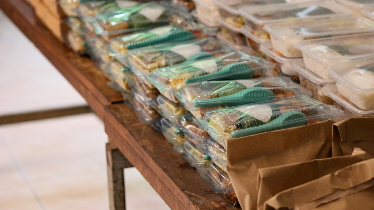 Bolehkah Membayar Fidyah atau Kafarat dengan Nasi Kotak atau Makanan Matang?