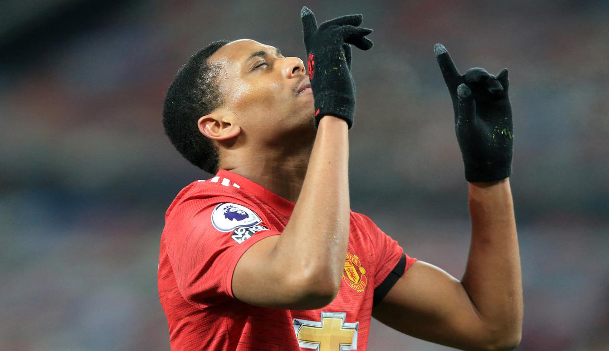 Liga Prancis termasuk salah satu pengekspor para pemain di Premier League Liga Inggris sejak lebih dari 20 tahun lalu. Salah satu klub penyumbangnya adalah Lyon. Berikut 6 pemain di antaranya yang didatangkan ke Premier League dari Akademi Lyon. (AFP/Pool/Lindsey Parnaby)