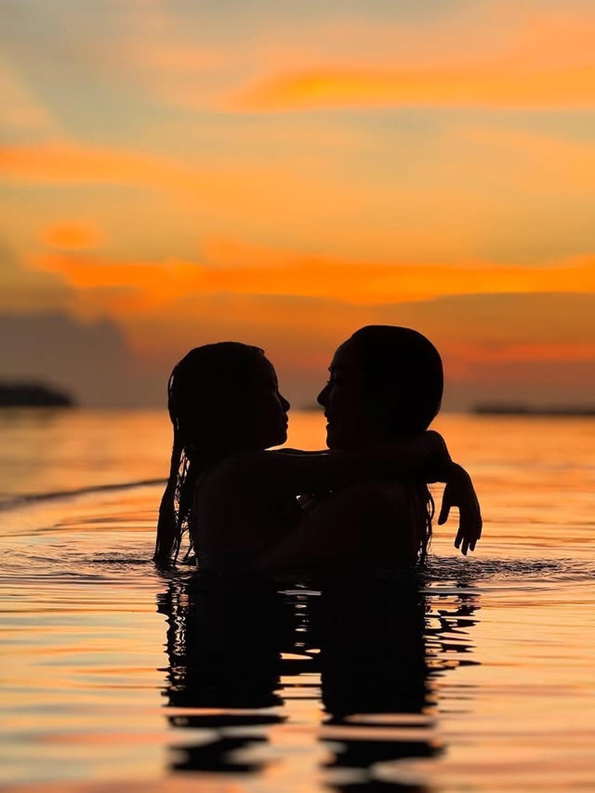 Potret Gisel dan Gempi Liburan ke Pulau Sepa, Cinta Brian Ikut Serta - Bikin Makin Happy